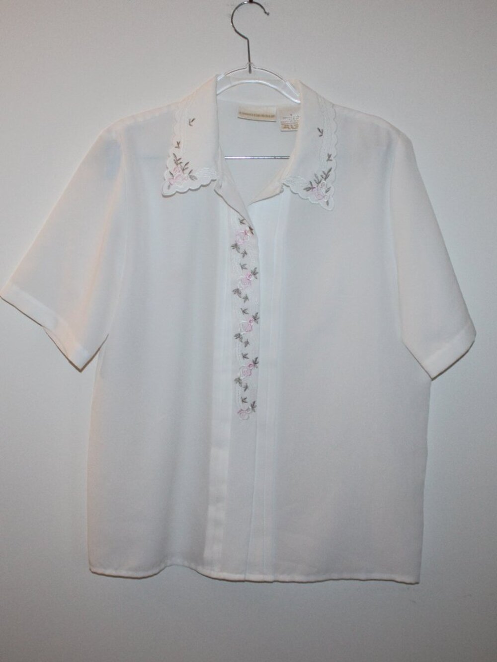 White Floral Embroidered Blouse Christie & Jill Sz 8 Short Sleeve Vintage Top - Picture 2 of 4